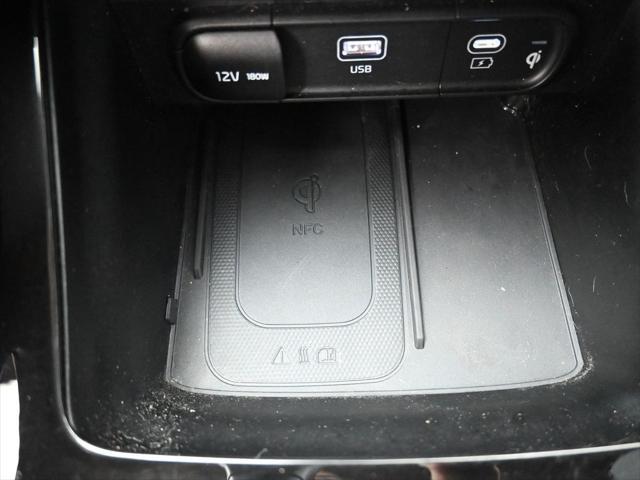 Photo of 2023 Glacial White Pearl Kia Telluride