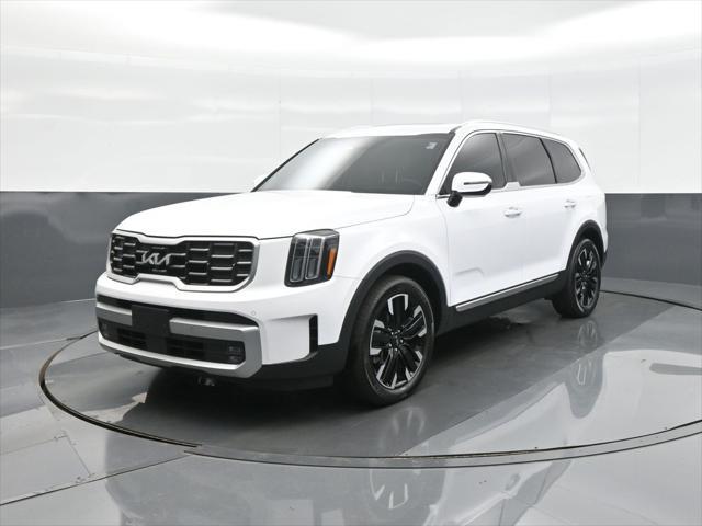 Photo of 2023 Glacial White Pearl Kia Telluride
