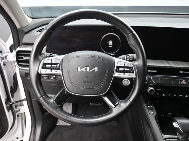 Photo of 2023 Glacial White Pearl Kia Telluride