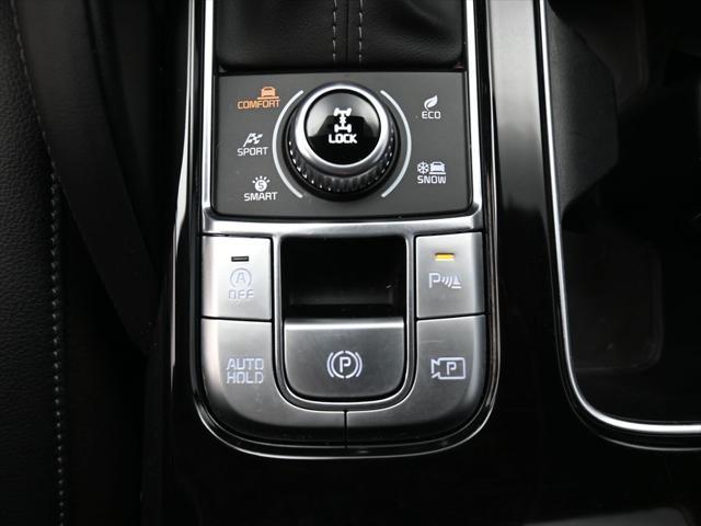 Photo of 2023 Glacial White Pearl Kia Telluride