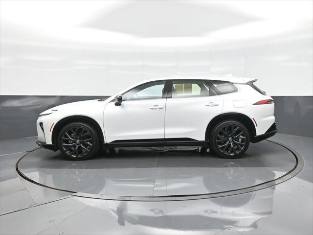 Photo of 2025 Oxygen White Toyota Crown Signia