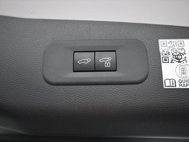 Photo of 2025 Oxygen White Toyota Crown Signia