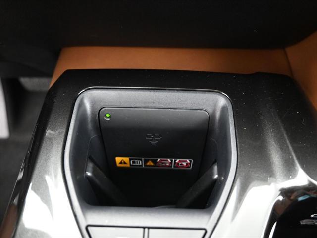 Photo of 2025 Oxygen White Toyota Crown Signia