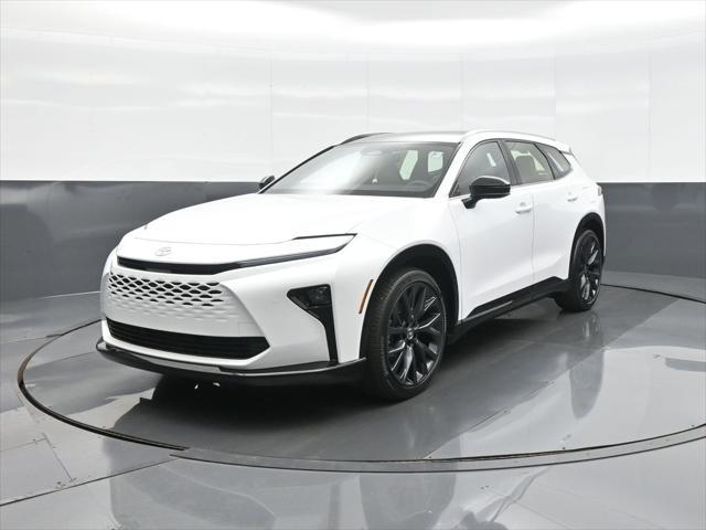 Photo of 2025 Oxygen White Toyota Crown Signia