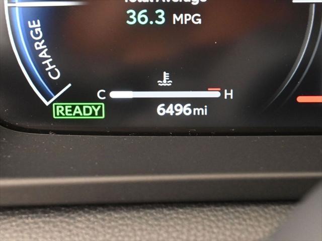 Photo of 2025 Oxygen White Toyota Crown Signia