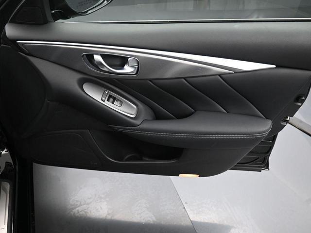 Photo of 2015 Black Obsidian INFINITI Q50