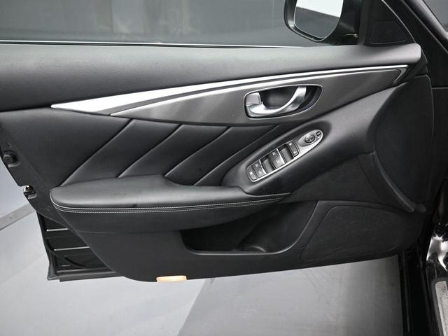 Photo of 2015 Black Obsidian INFINITI Q50