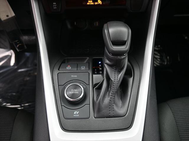 Photo of 2024 Silver Sky Toyota RAV4 Hybrid