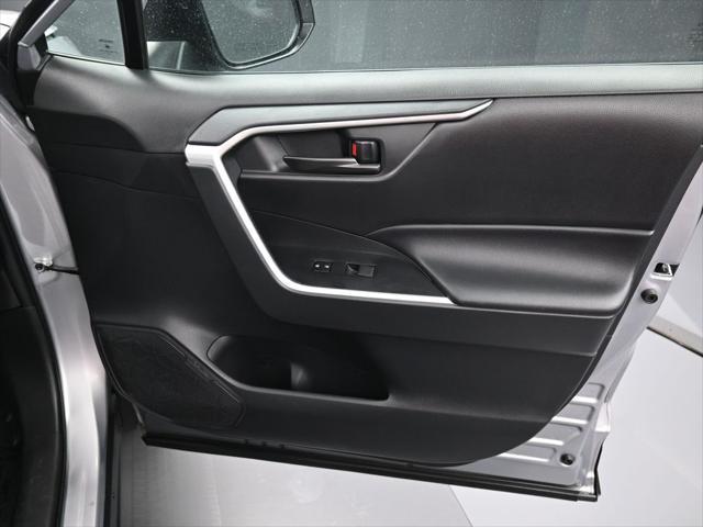 Photo of 2024 Silver Sky Toyota RAV4 Hybrid