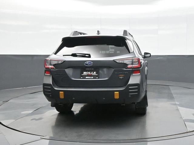 Photo of 2022 Gray Metallic Subaru Outback