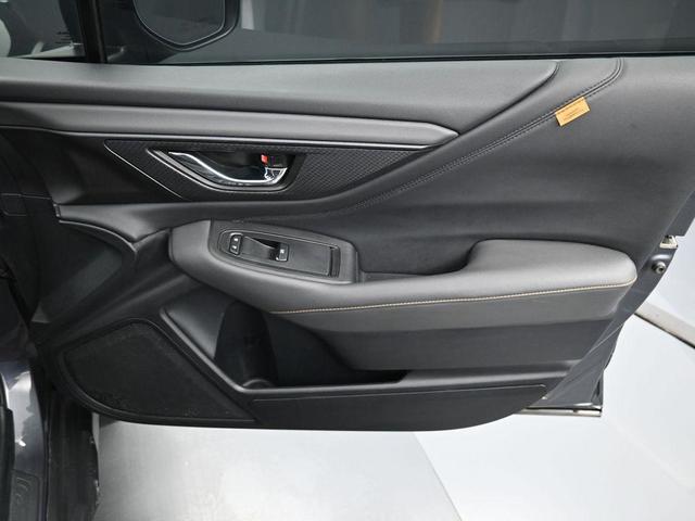 Photo of 2022 Gray Metallic Subaru Outback