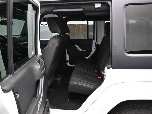 Photo of 2017 Bright White Clearcoat Jeep Wrangler Unlimited