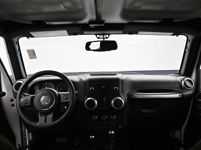 Photo of 2017 Bright White Clearcoat Jeep Wrangler Unlimited