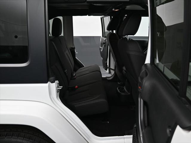 Photo of 2017 Bright White Clearcoat Jeep Wrangler Unlimited