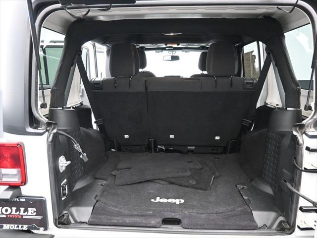 Photo of 2017 Bright White Clearcoat Jeep Wrangler Unlimited