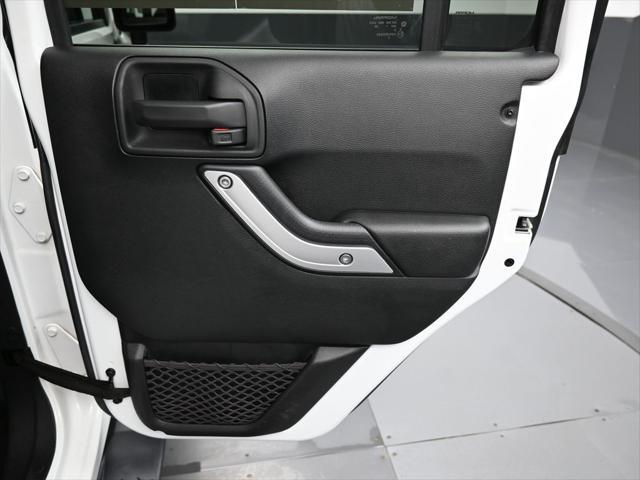 Photo of 2017 Bright White Clearcoat Jeep Wrangler Unlimited