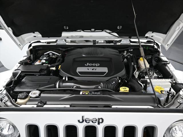 Photo of 2017 Bright White Clearcoat Jeep Wrangler Unlimited