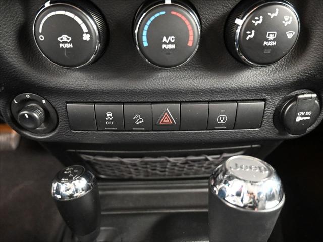 Photo of 2017 Bright White Clearcoat Jeep Wrangler Unlimited