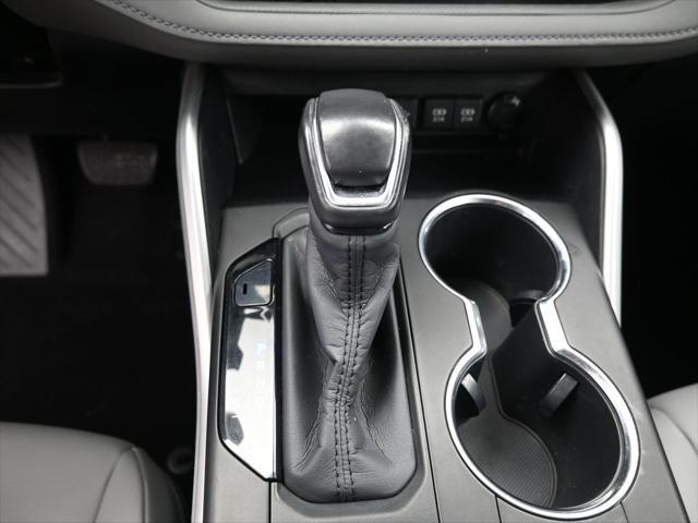 Photo of 2020 Magnetic Gray Metallic Toyota Highlander Hybrid