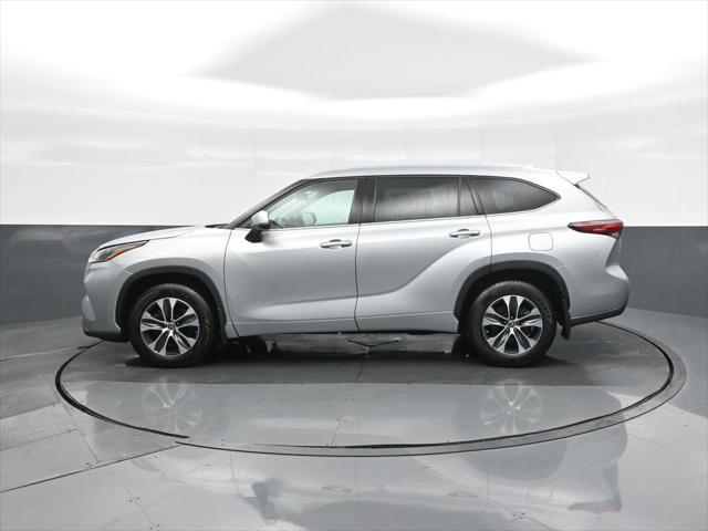 Photo of 2021 Celestial Silver Metallic Toyota Highlander