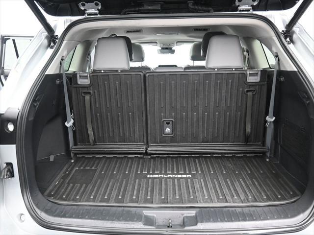 Photo of 2021 Celestial Silver Metallic Toyota Highlander