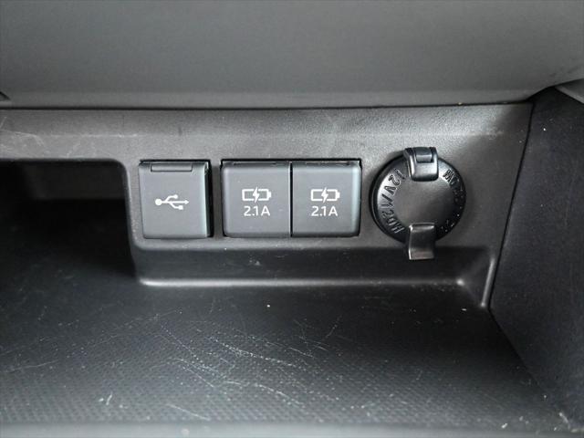 Photo of 2021 Celestial Silver Metallic Toyota Highlander