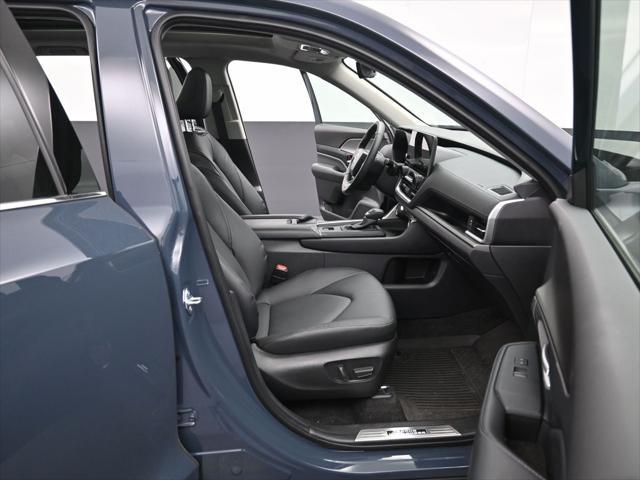 Photo of 2025 Cloud Toyota Grand Highlander Hybrid