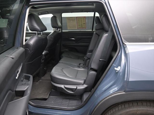 Photo of 2025 Cloud Toyota Grand Highlander Hybrid