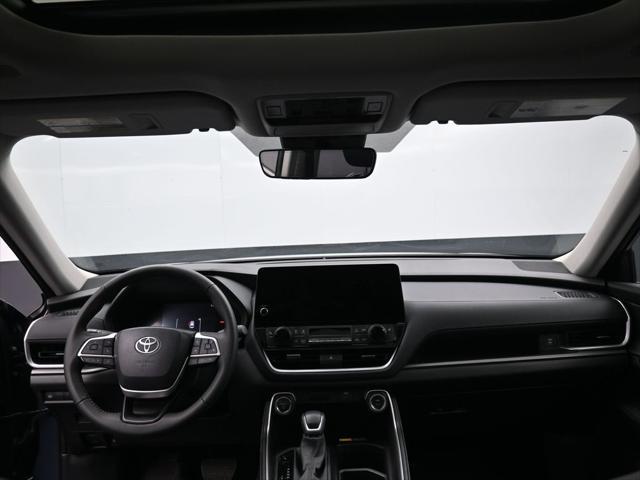 Photo of 2025 Cloud Toyota Grand Highlander Hybrid