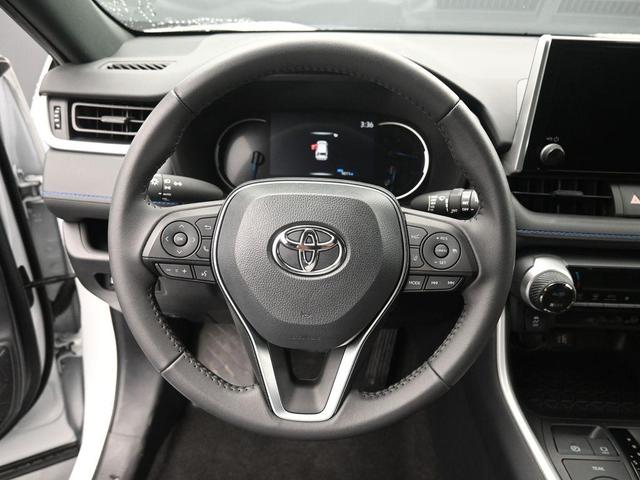 Photo of 2024 Pearl Toyota RAV4 Hybrid