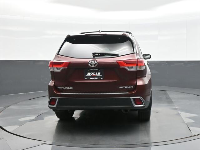 Photo of 2018 Ooh La La Rouge Mica Toyota Highlander