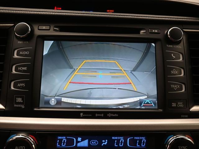 Photo of 2018 Ooh La La Rouge Mica Toyota Highlander