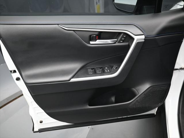 Photo of 2023 Pearl Toyota RAV4 Hybrid