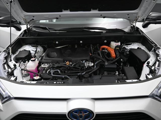 Photo of 2023 Pearl Toyota RAV4 Hybrid