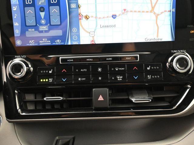 Photo of 2022 Magnetic Gray Metallic Toyota Highlander Hybrid