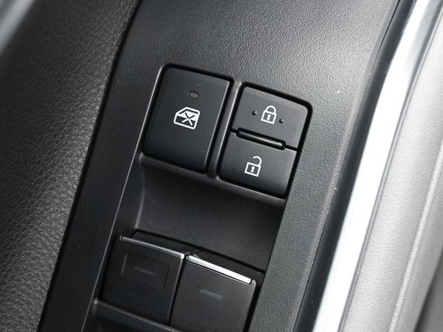 Photo of 2022 Magnetic Gray Metallic Toyota Highlander Hybrid