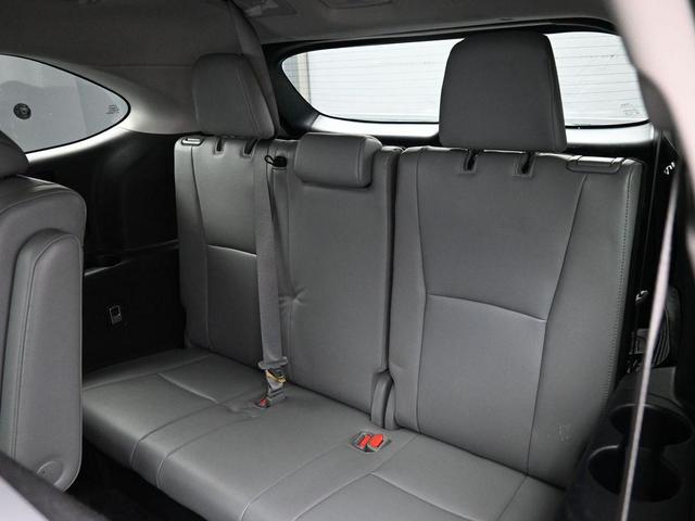 Photo of 2022 Magnetic Gray Metallic Toyota Highlander Hybrid
