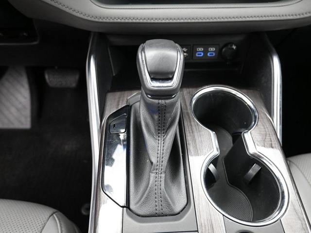 Photo of 2022 Magnetic Gray Metallic Toyota Highlander Hybrid