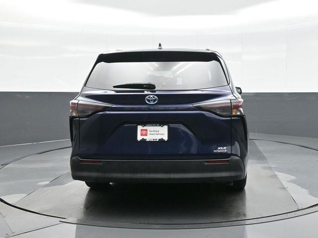 Photo of 2023 Predawn Gray Mica Toyota Sienna