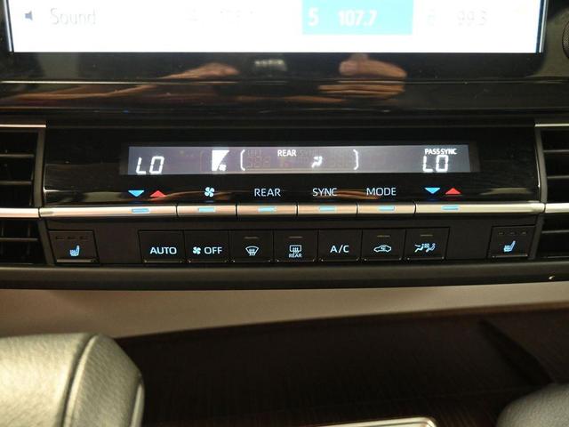Photo of 2023 Predawn Gray Mica Toyota Sienna