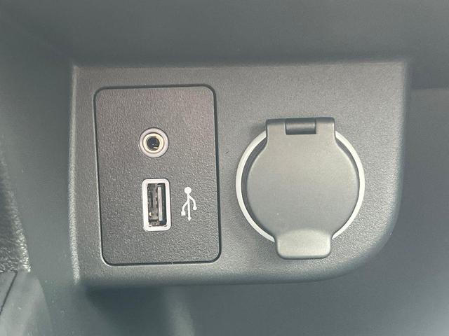Photo of 2025 Super Black Nissan Kicks Play