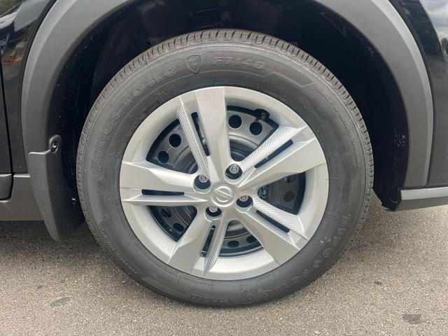 Photo of 2025 Super Black Nissan Kicks Play