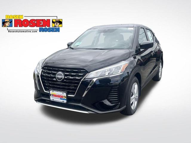 Photo of 2025 Super Black Nissan Kicks Play