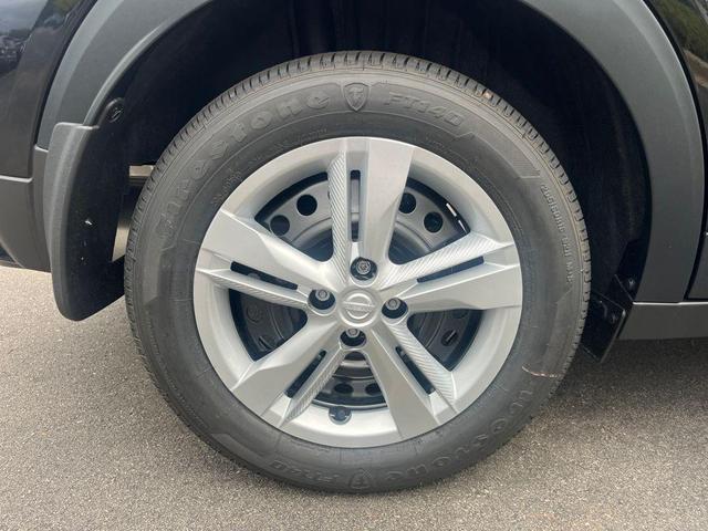 Photo of 2025 Super Black Nissan Kicks Play