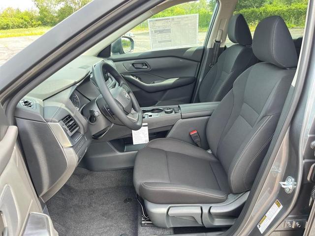 Photo of 2026 Gun Metallic Nissan Rogue