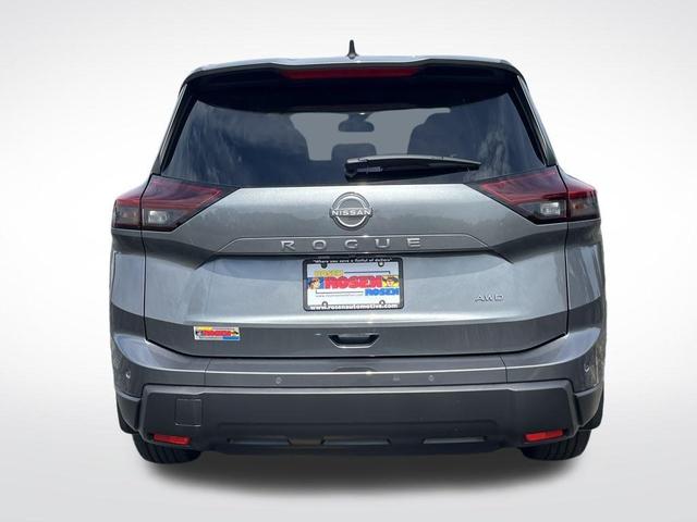 Photo of 2026 Gun Metallic Nissan Rogue