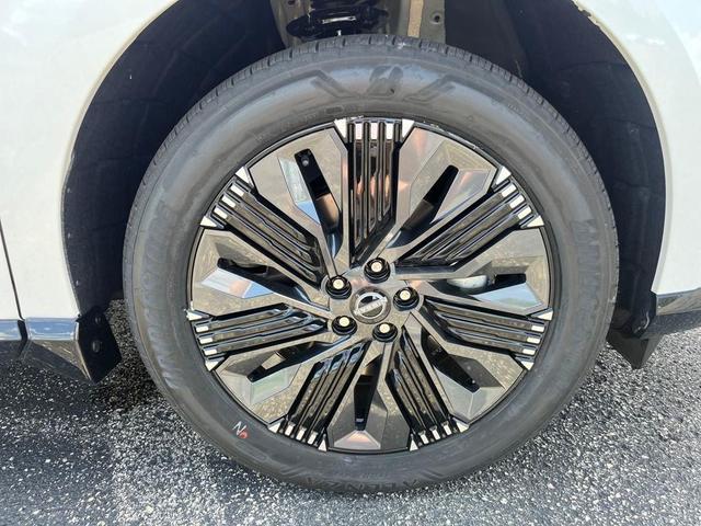 Photo of 2025 Everest White P Nissan Murano