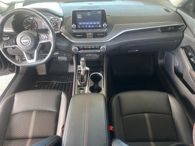 Photo of 2025 Black Nissan Altima