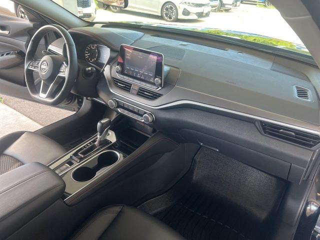 Photo of 2025 Black Nissan Altima