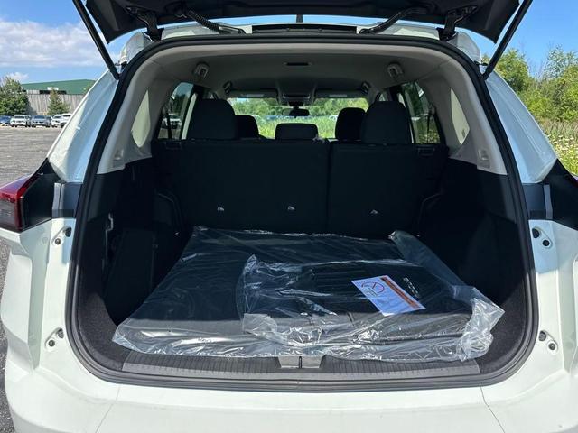 Photo of 2026 Glacier White Nissan Rogue
